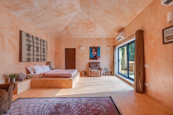 Image Title Goes Here